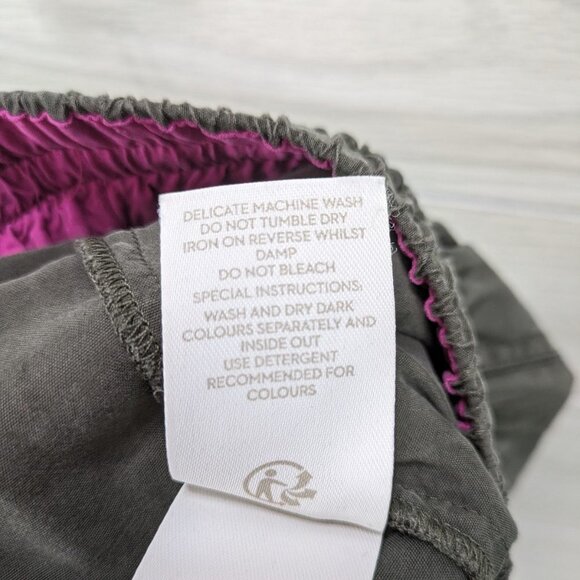 Boden Olive Talia Shorts - Picture 4 of 5